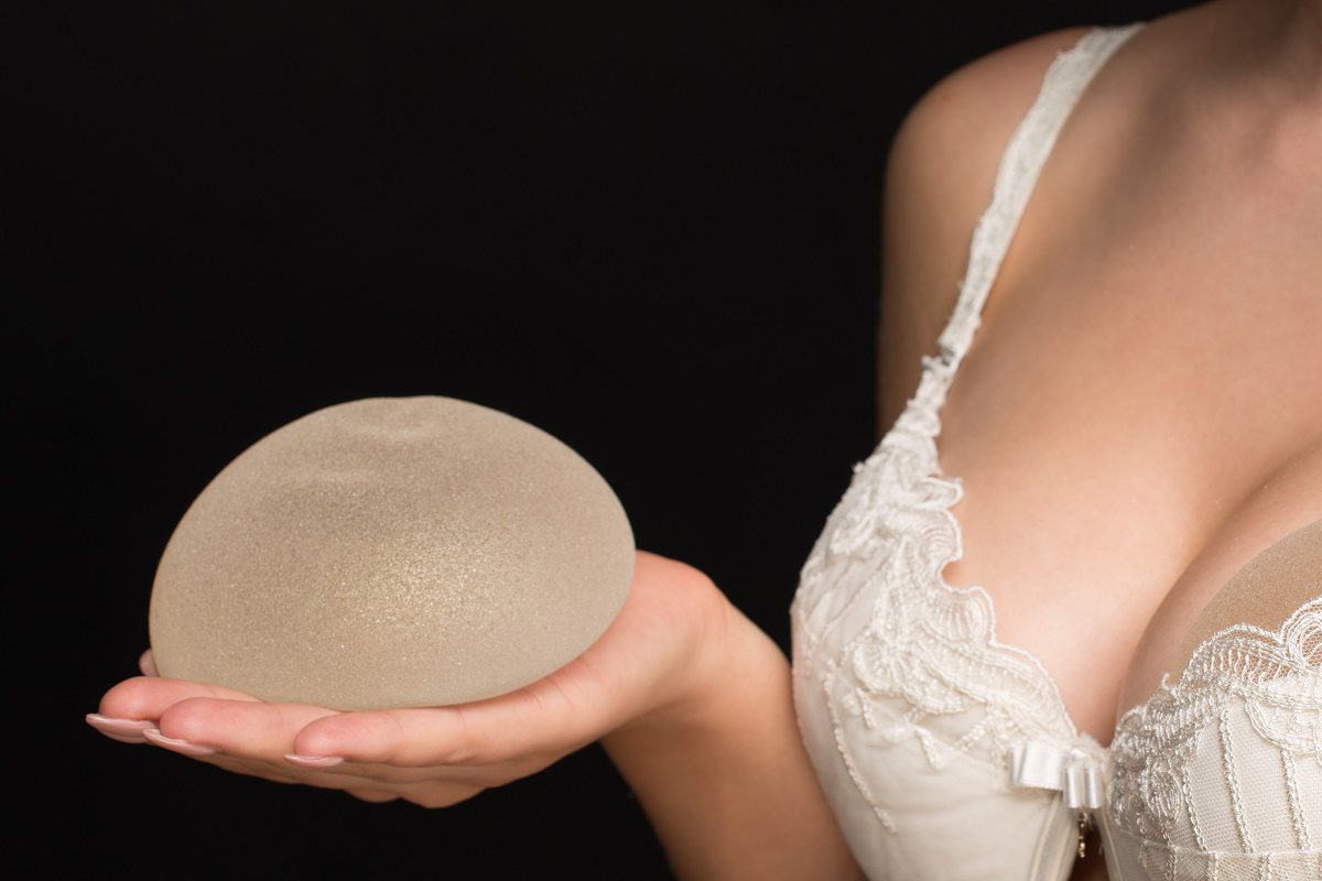 How Smooth & Textured Breast Implants Work Differently